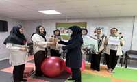 تقدیر از مادران باردار گرامیداشت هفته ملی جمعیت و هفته سلامت